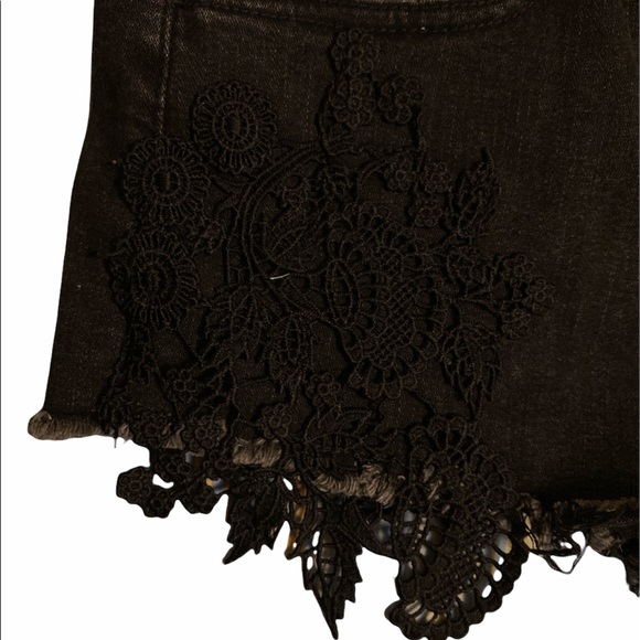 American Eagle Lace Black Shorts Size 6 - Picture 3 of 3